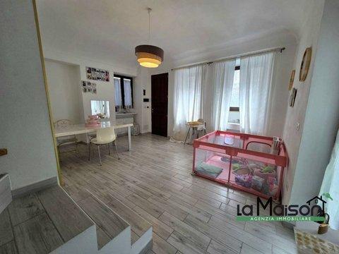 Casa indipendente in Corso Duca degli Abruzzi, 17, Strambino