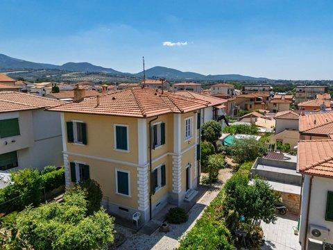 Villa a San Vincenzo