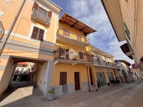 Casale/cascina in Via Umberto I, 48, Colleretto Giacosa