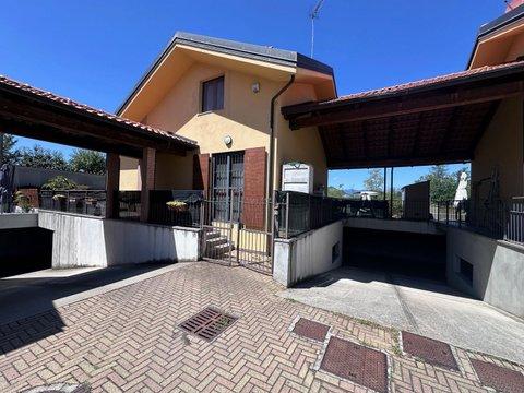 Villa in Via A. Canova, 8 b, Rivalta di Torino