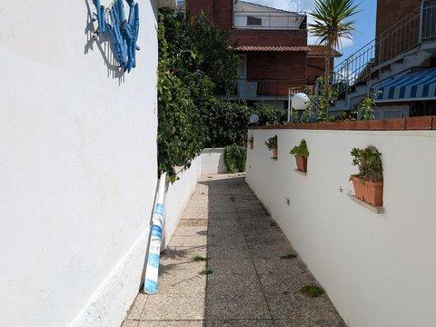 Villetta a schiera in Via Grottammare, s.n.c, Fregene, Fiumicino