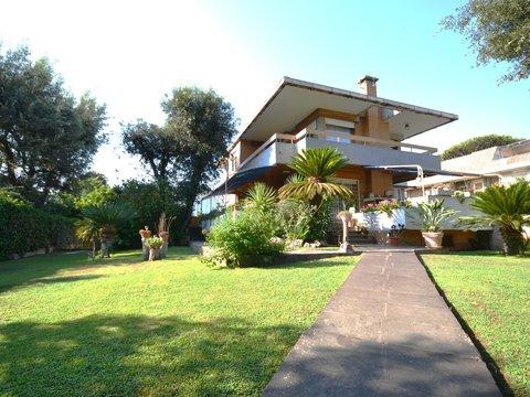 Villa in Via Giulianova, s.n.c, Fregene, Fiumicino