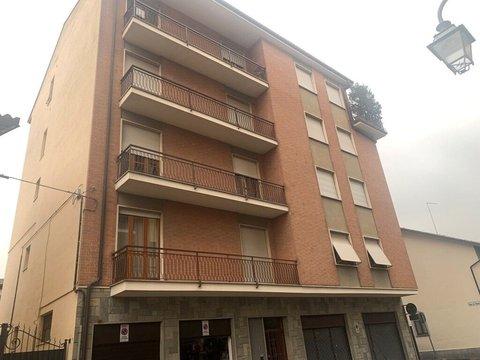 Trilocale in Via Jacopo Arpino, 28, Poirino