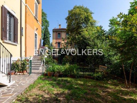 Appartamento in Viale Giambattista Ercolani, 5, Irnerio, Bologna