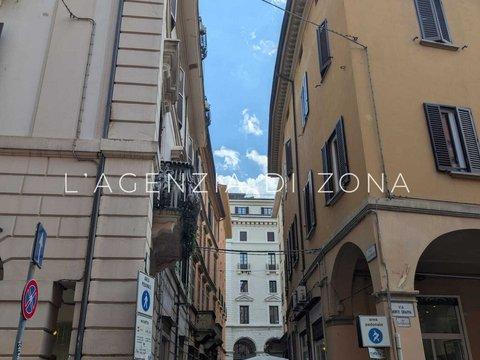 Quadrilocale in via Monte Grappa, s.n.c, Centro Storico, Bologna