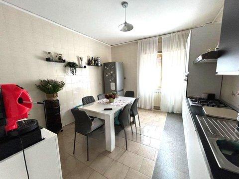 Quadrilocale in via Monterusciello, 100, Monterusciello - Cuma - Licola, Pozzuoli