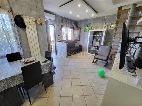 Appartamento in Via Cavareno, Infernetto, Roma