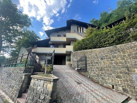 Villetta bifamiliare in Via Castello, 117, Grizzana Morandi