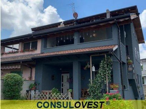 Appartamento su due piani in Via Ruggero Leoncavallo, 10, Canegrate