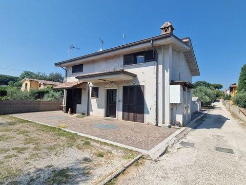 Villa in Via dei Cesti, 14, San Cesareo