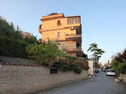 Trilocale in Via Budrio, 50, Vitinia, Roma