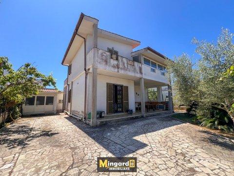 Villa in Via Lambro, 8, Ponserico-Cretarossa, Nettuno