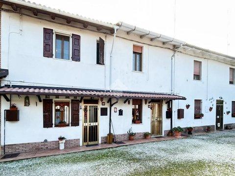 Villetta bifamiliare in Via Confine Inferiore, 93, Molinella