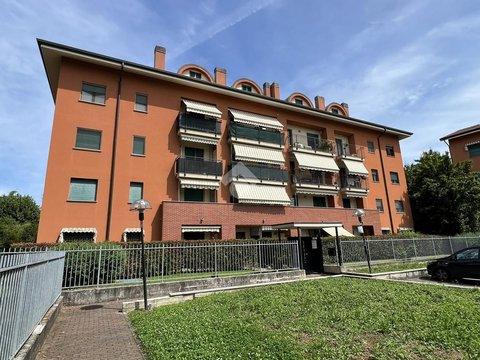 Trilocale in Via Clemente Alberti, 1, Carugate