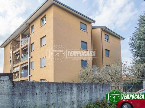 Trilocale in Via G. Bruno, 30, Cerro Maggiore