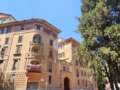 Quadrilocale in Piazza Melozzo da Forlì, 4, Flaminio, Roma