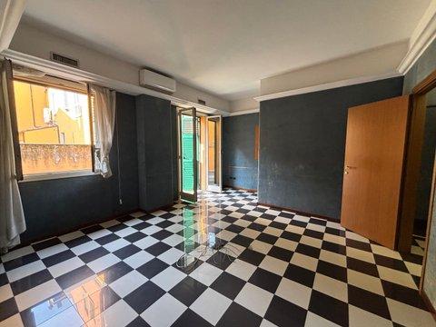 Appartamento su due piani in Via dell'Indipendenza, Centro Storico, Bologna