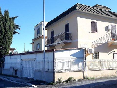 Monolocale in Via di Tor Vergata, 161, Tor Vergata - Giardinetti, Roma