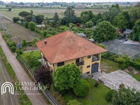 Appartamento in Strada Carignano, 101, Tagliaferro - Tetti Rolle, Moncalieri