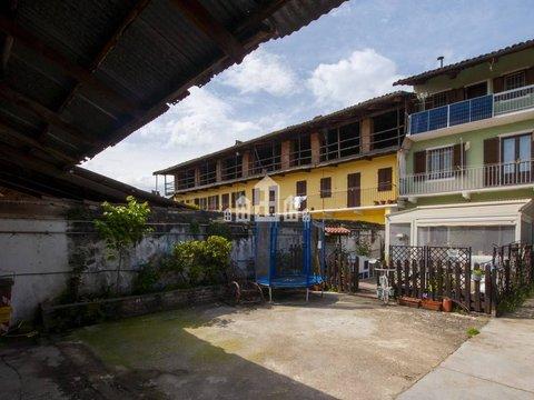 Casa indipendente in Via del Molino, 23, Rivarolo Canavese