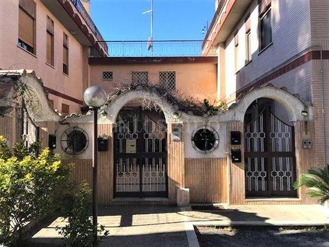Appartamento in Via Casal Saraceno, Tomba di Nerone, Roma