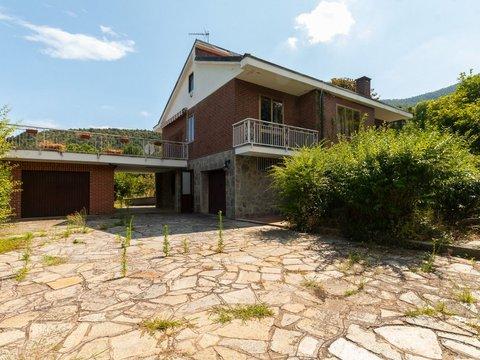 Villa in Via Brusả, Val della Torre