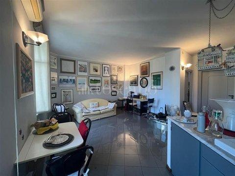 Trilocale in Largo Orbassano, Santa Rita, Torino
