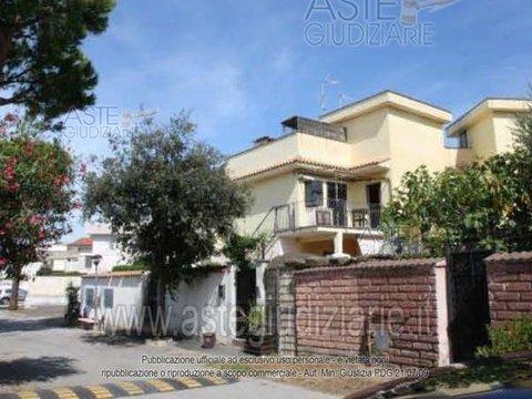Trilocale in Via Teseo, 4 /b, Marina di Tor San Lorenzo, Ardea