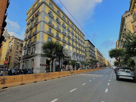Quadrilocale in Via Grande Orefici, 13, Mercato-Pendino, Napoli