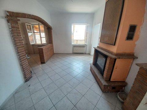 Appartamento su due piani in Via Gianni Micheletto, 10, Feletto