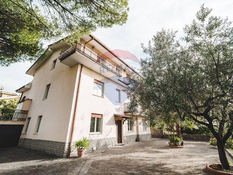 Bilocale in Via Michelangelo Buonarroti, 7, Guidonia, Guidonia Montecelio