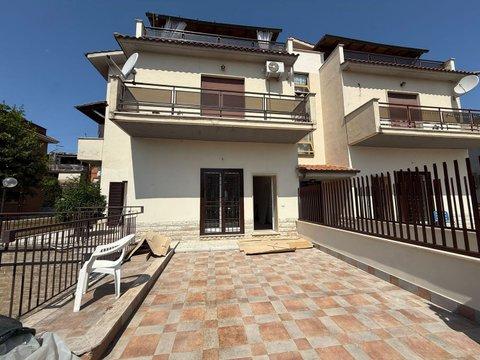Bilocale in Via Loazzolo, 250, Casalotti, Roma