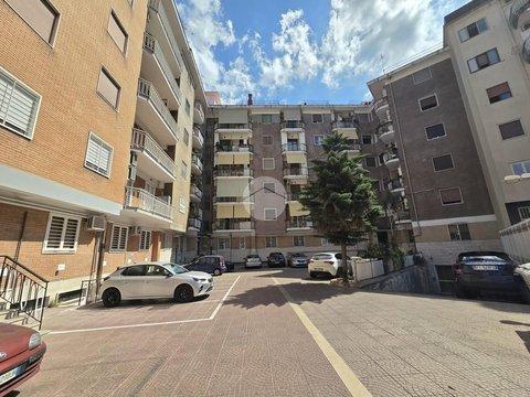 Appartamento in Via Tommaso de Amicis, 45, Capodimonte - Colli Aminei, Napoli