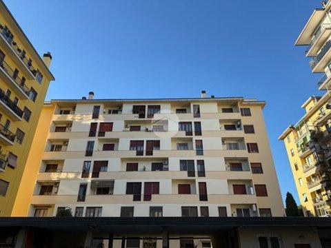 Trilocale in via Orazio Vecchi, 63, Novoli Baracca, Firenze