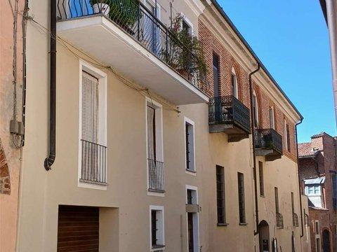 Appartamento in Via della Pace, 10, Centro Storico, Chieri
