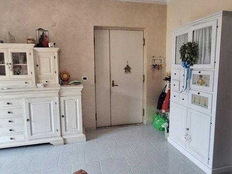 Trilocale in Via Innamorati, Zona Marchesella-Innamorati, Giugliano in Campania