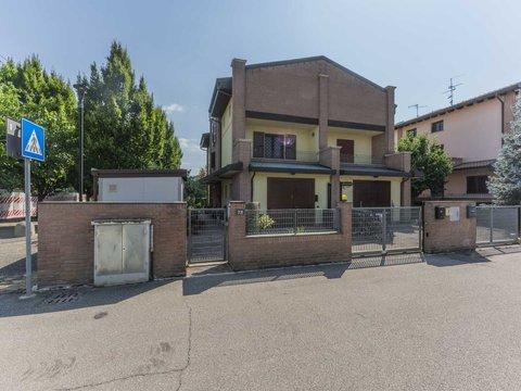Villetta bifamiliare in via M. Biagi, 40 -72, San Pietro in Casale