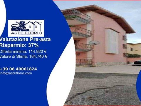 Trilocale in Via della Libertà, Zona Marchesella-Innamorati, Giugliano in Campania