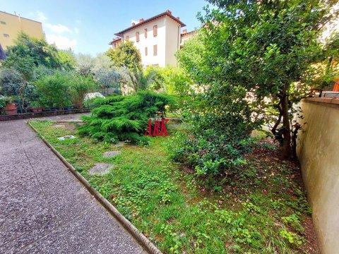 Appartamento in via delle Cento Stelle, Campo di Marte - Stadio, Firenze