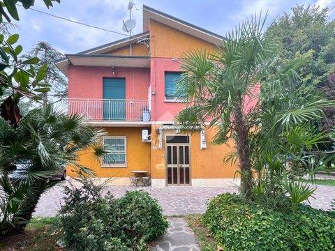 Casa indipendente in Via Canale, 6, Molinella
