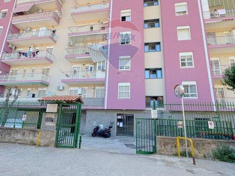 Trilocale in Via Cupa del Cane, 33, Chiaiano-Zona Ospedaliera, Napoli