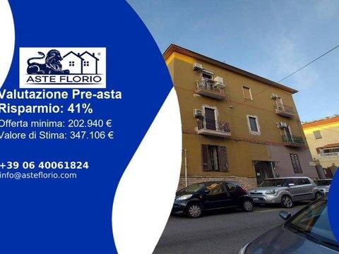 Trilocale in via di Niso, 10, Bagnoli, Napoli