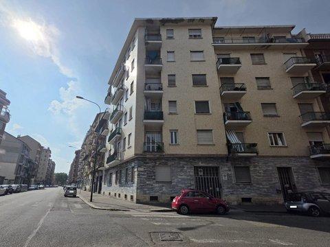 Trilocale in Via Santhià, 49, Barriera di Milano, Torino