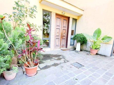 Bilocale in viale del Lido, 29, Ostia Levante, Roma