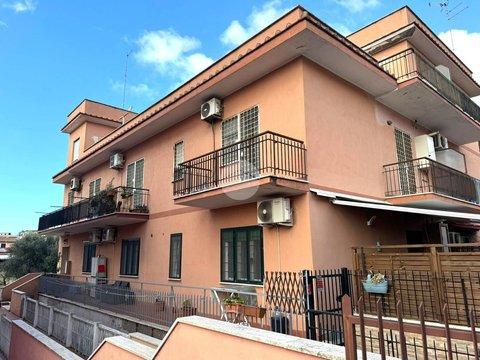 Trilocale in Via di Ponte Ladrone, 34, Acilia Sud, Roma