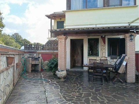 Villetta bifamiliare in Via Orbetello, 35, Nuova Florida, Ardea