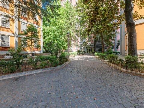 Quadrilocale in Via Tripolitania, 211, Villa Chigi - Quartiere Africano, Roma