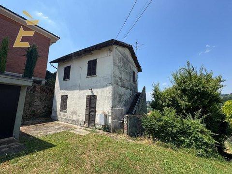 Casa indipendente in via Umberto I, 14, Pecetto Torinese
