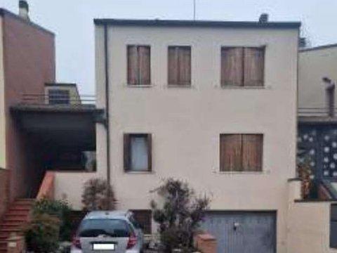 Villetta a schiera in Via del Portone, 28, Monte San Pietro