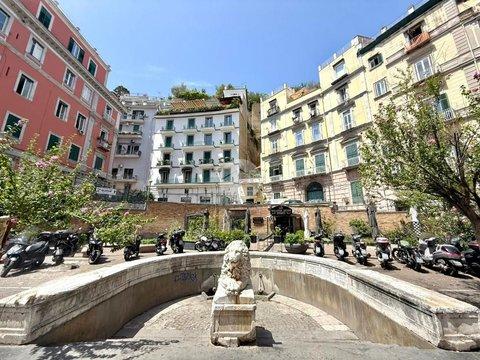 Quadrilocale in Piazzetta Leone a Mergellina, 8, Chiaia-Mergellina, Napoli